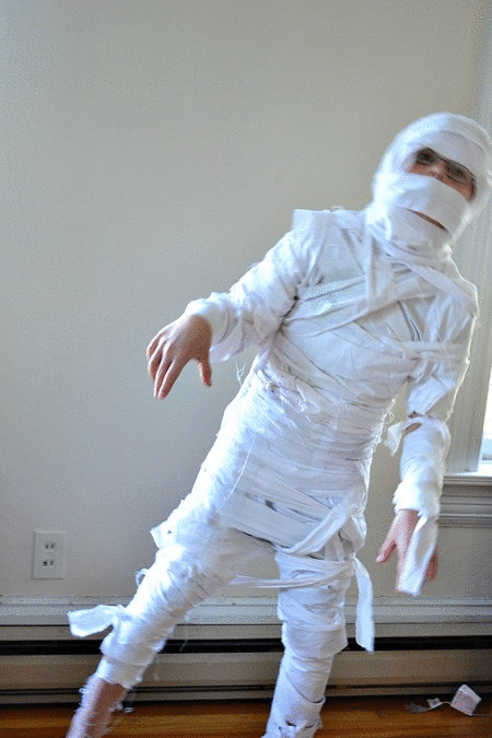 DIY Mummy costume, a simple tutorial from NellieBellie