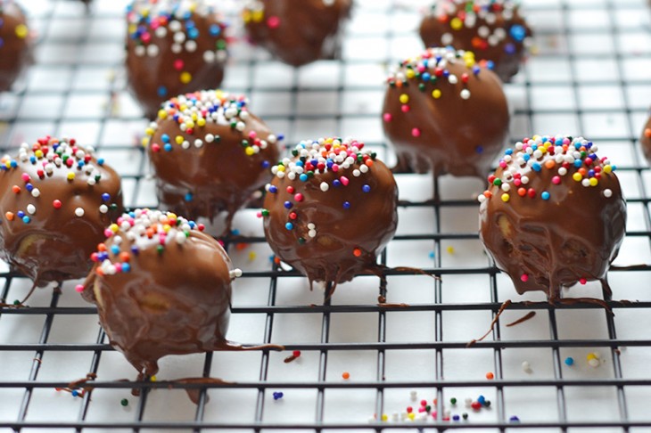 Chocolate Chip Cookie Dough Truffles | NellieBellie's Kitchen