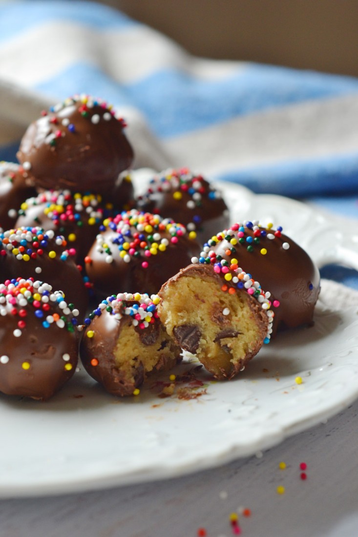 Chocolate Chip Cookie Dough Truffles | NellieBellie's Kitchen