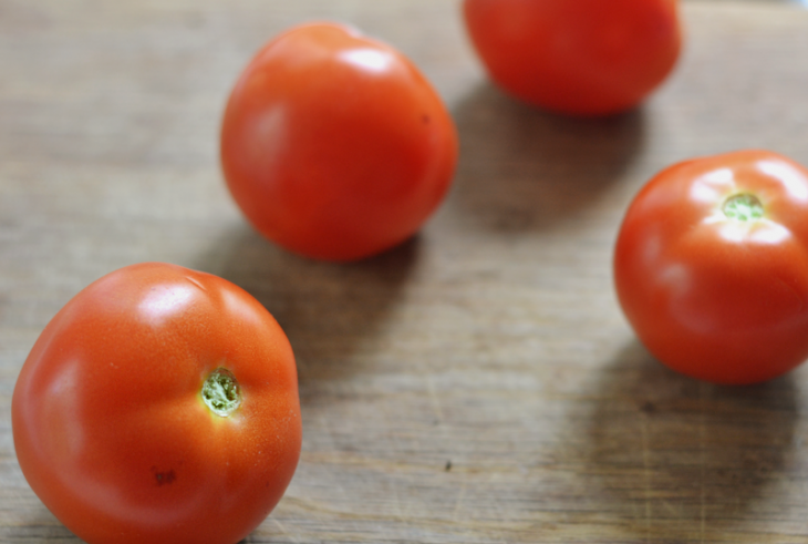 Easy Roasted Tomato Basil Soup Recipe ⋆ NellieBellie