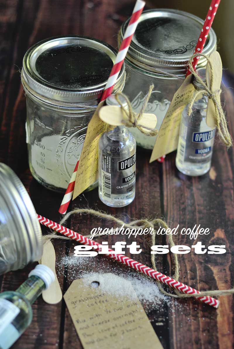 Holiday Cocktail Gifts | Christmas Cocktail Gifts | The Savory Pantry
