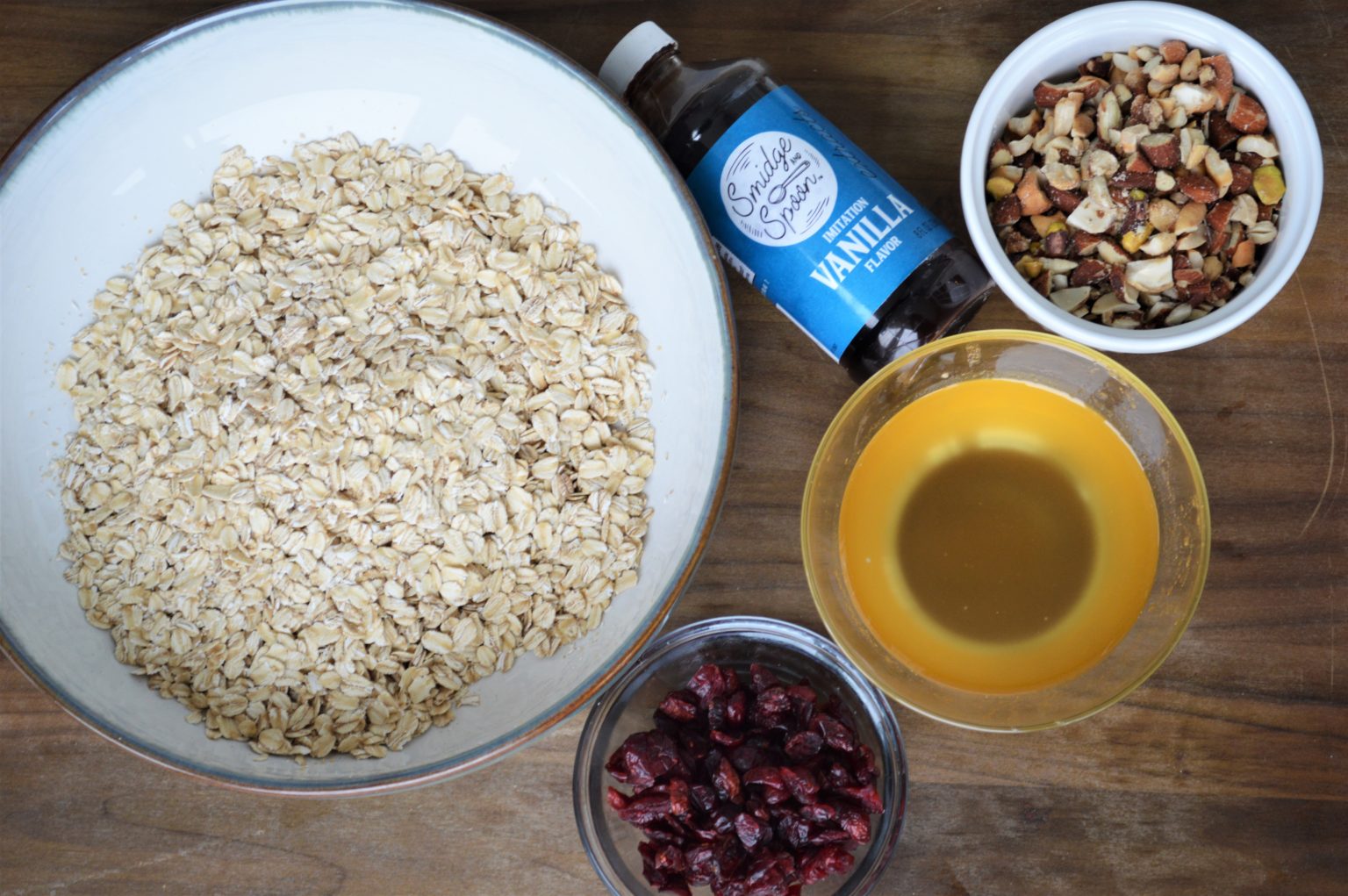 CRANBERRY NUT GRANOLA: AN EASY HOMEMADE RECIPE