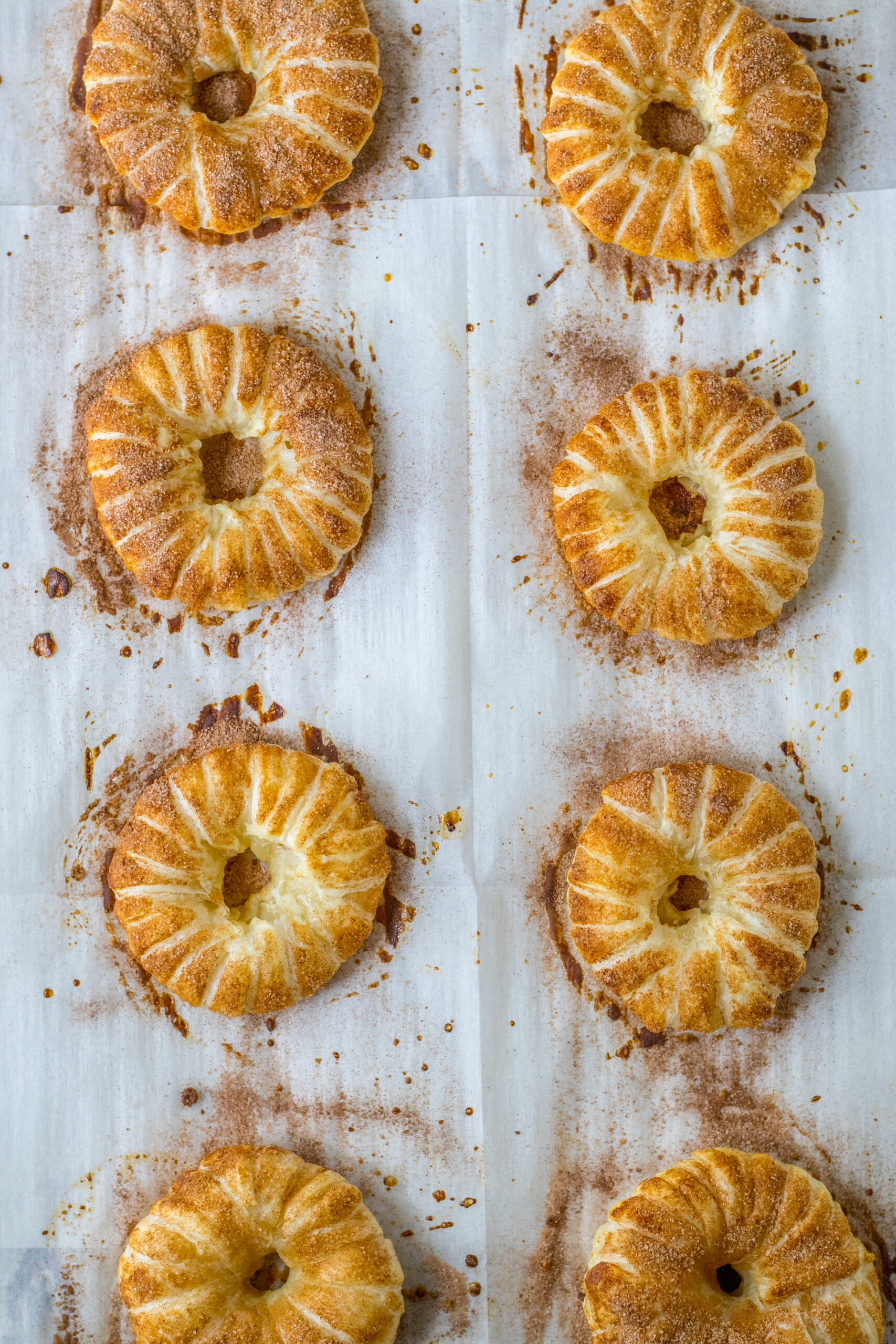 4-ingredient Puff Pastry Apple Donuts ⋆ NellieBellie