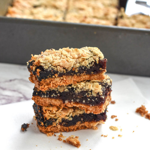 Easy Old-fashioned Date Bars - just like Grandmas, not too sweet!