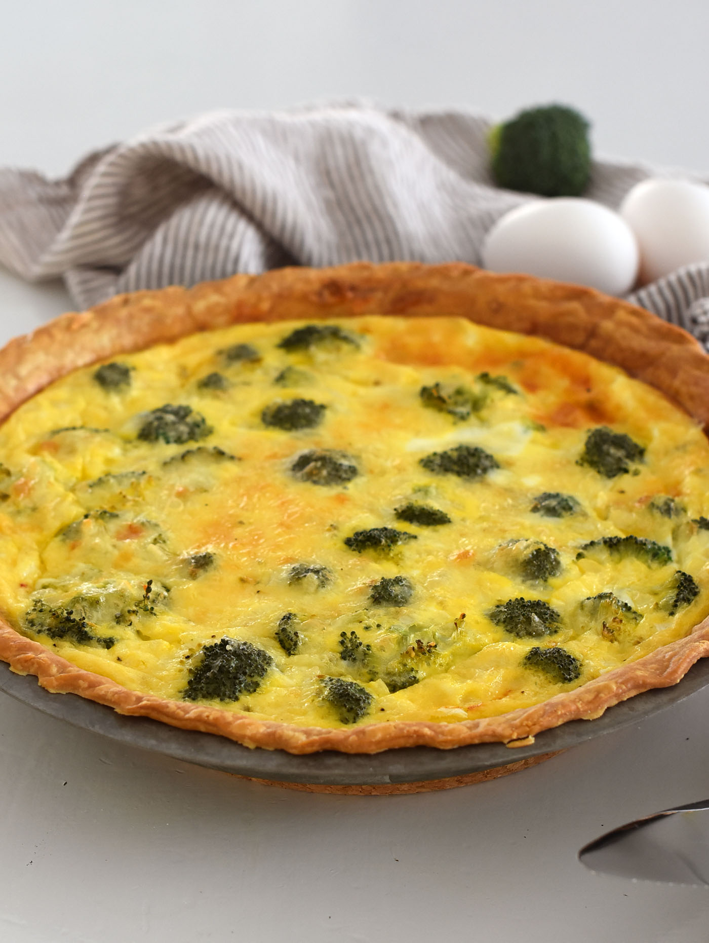 Easy Broccoli and Cheese Quiche ⋆ NellieBellie